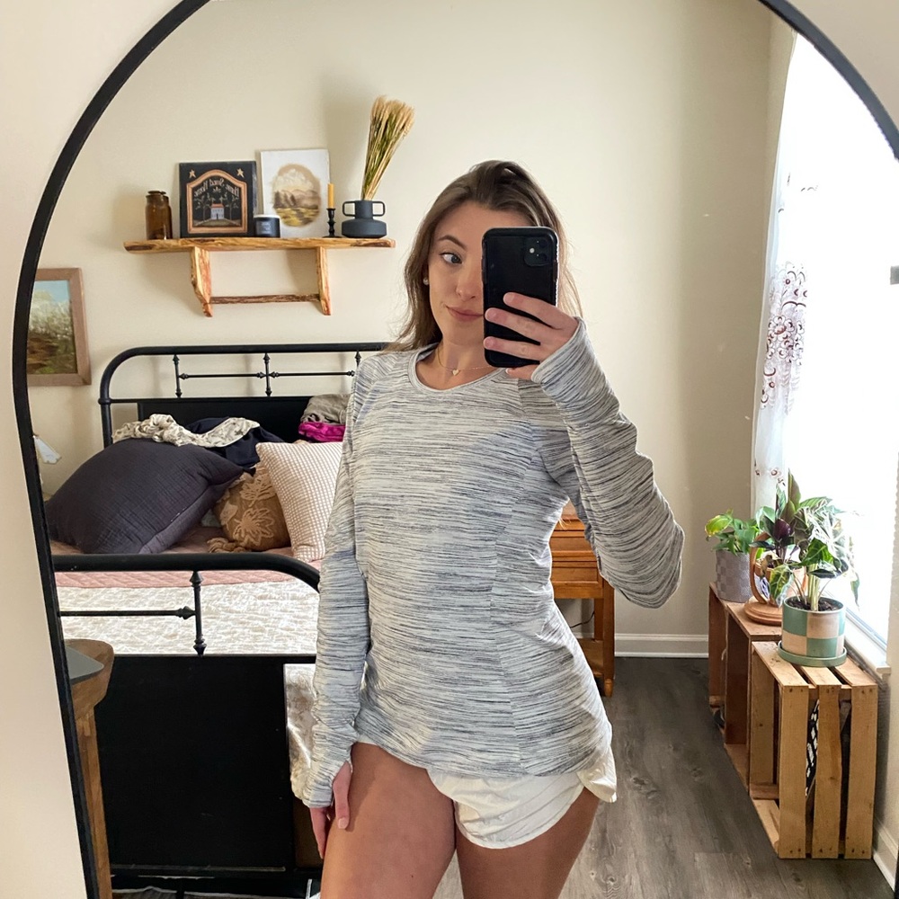 Lululemon Runderful Long Sleeve Grey Space Dye Top — Women’s 10